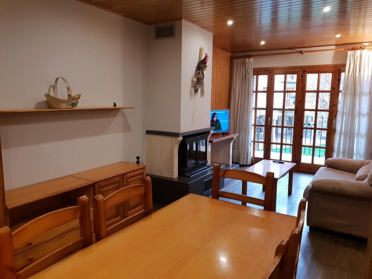 Apartaments Cal Noi กัมโปรดอน ภายนอก รูปภาพ